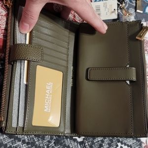 Michael Kors Olive Green jetset wallet